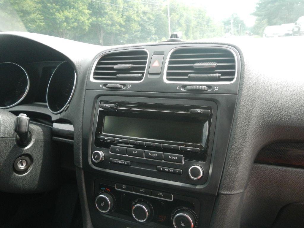 Volkswagen Jetta SportWagen 2.5L SE PZEV 2014