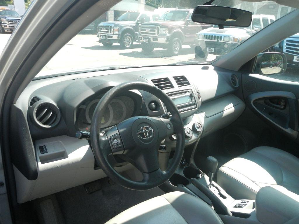 Toyota RAV4 Base I4 4WD 2012