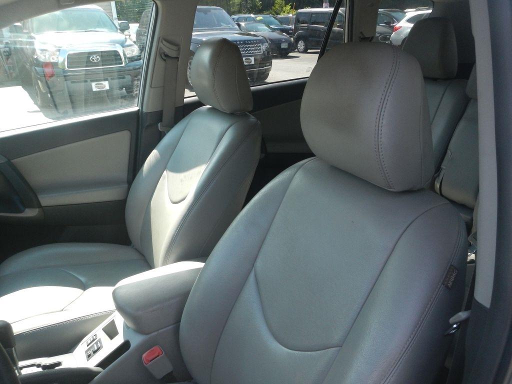 Toyota RAV4 Base I4 4WD 2012