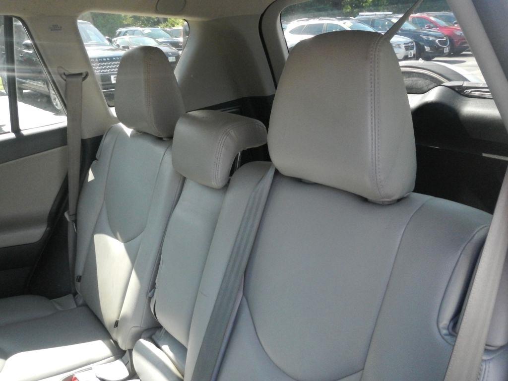 Toyota RAV4 Base I4 4WD 2012