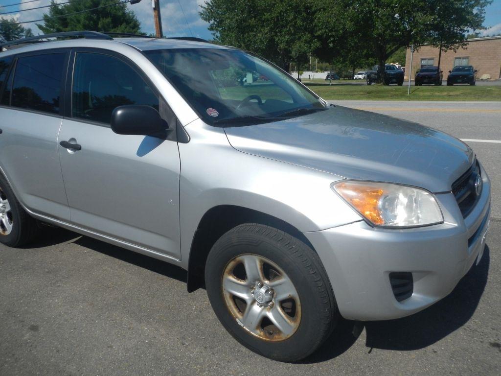 Toyota RAV4 Base I4 4WD 2012