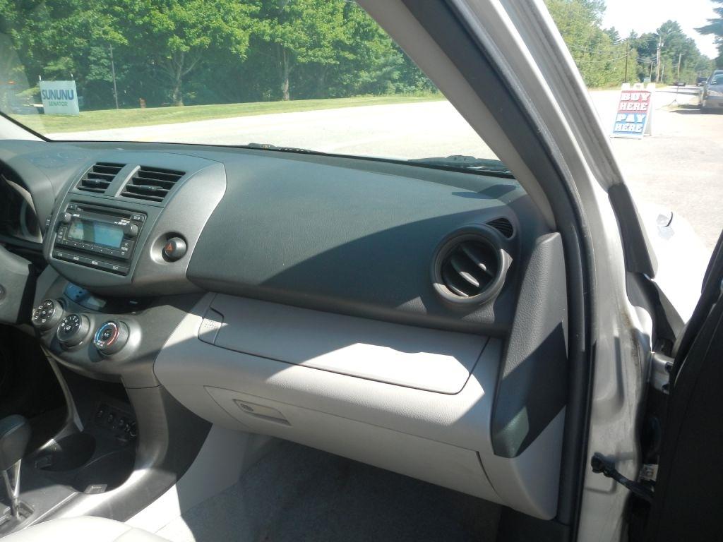 Toyota RAV4 Base I4 4WD 2012