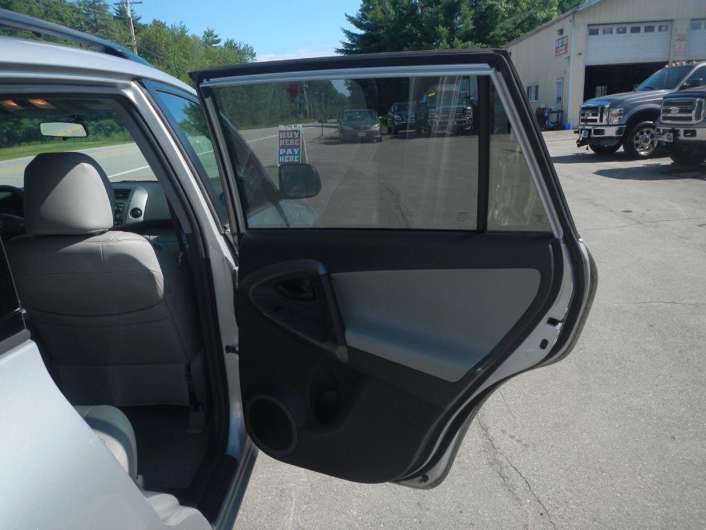 Toyota RAV4 Base I4 4WD 2012