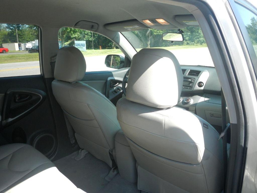 Toyota RAV4 Base I4 4WD 2012