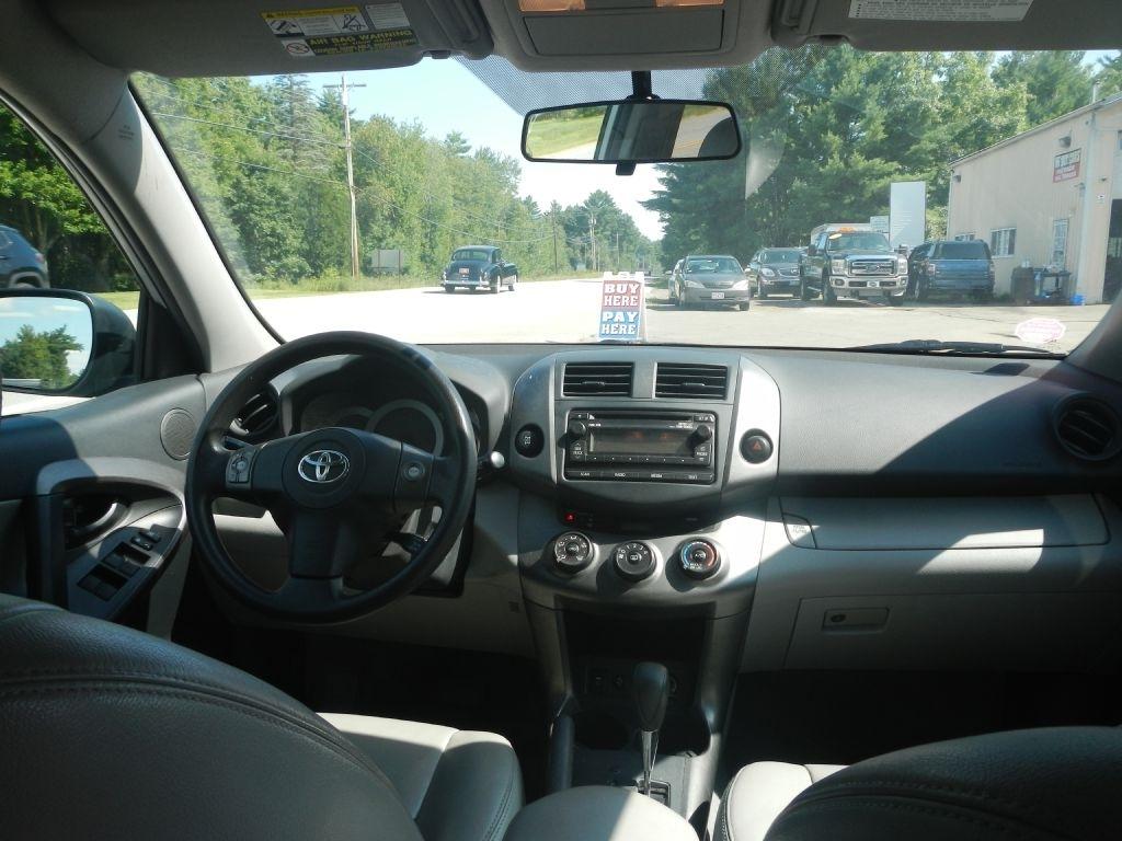 Toyota RAV4 Base I4 4WD 2012