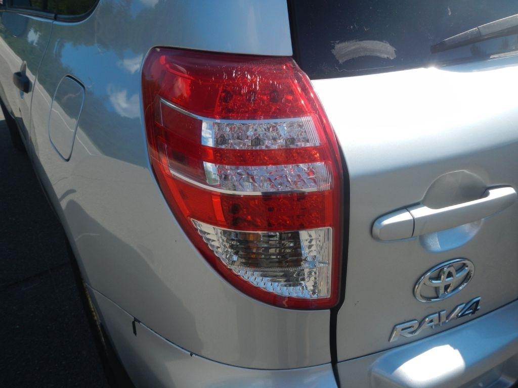 Toyota RAV4 Base I4 4WD 2012
