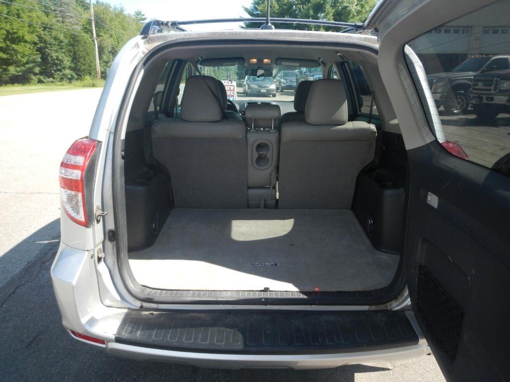 Toyota RAV4 Base I4 4WD 2012