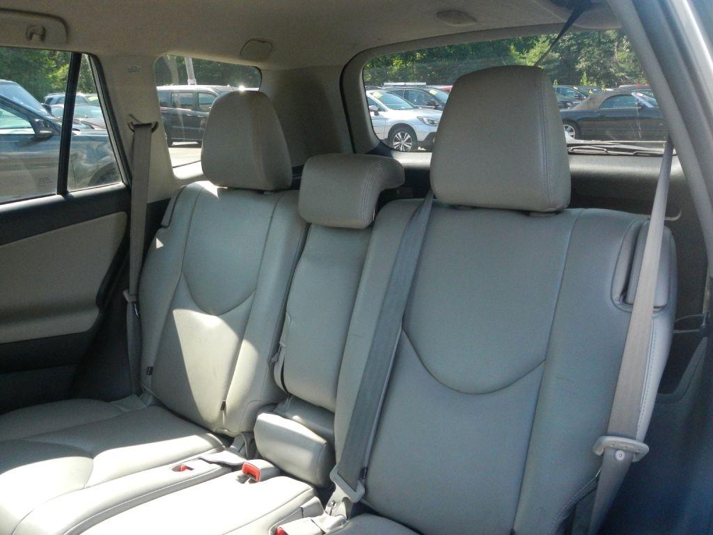 Toyota RAV4 Base I4 4WD 2012