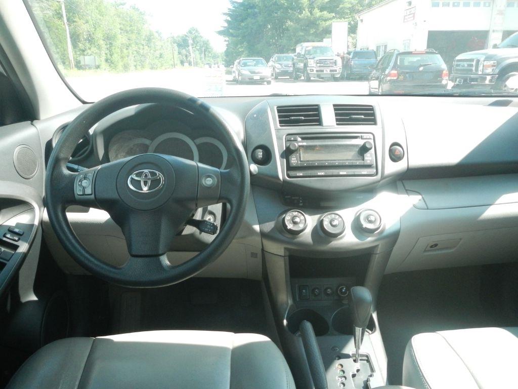 Toyota RAV4 Base I4 4WD 2012