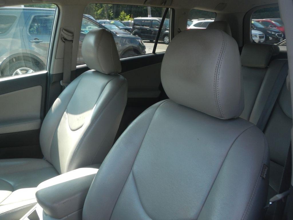 Toyota RAV4 Base I4 4WD 2012