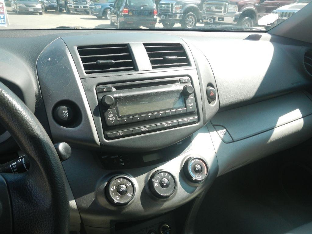 Toyota RAV4 Base I4 4WD 2012