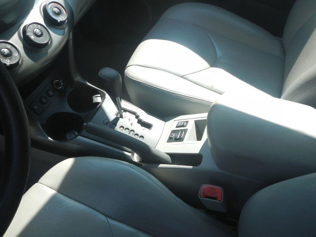Toyota RAV4 Base I4 4WD 2012
