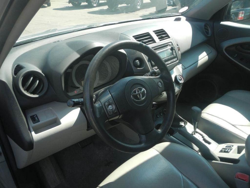 Toyota RAV4 Base I4 4WD 2012