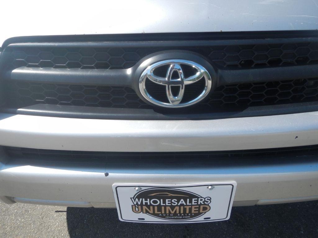 Toyota RAV4 Base I4 4WD 2012