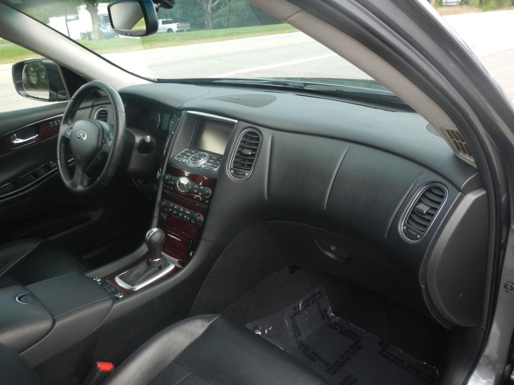 Infiniti QX50 Base AWD 2016