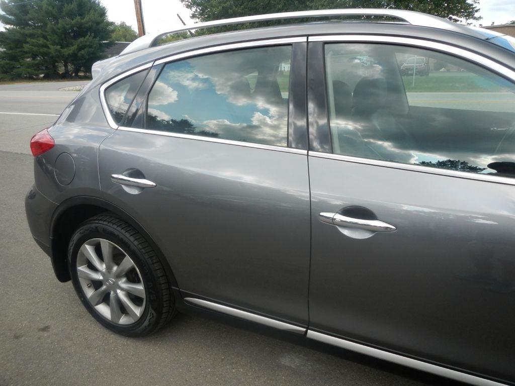 Infiniti QX50 Base AWD 2016