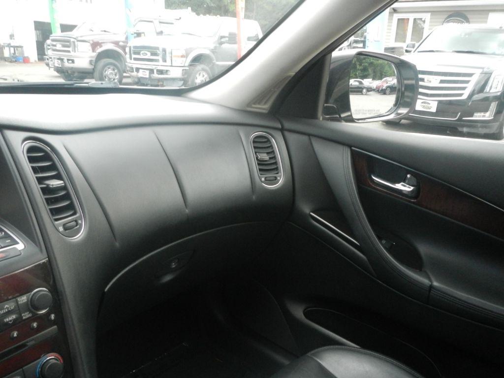 Infiniti QX50 Base AWD 2016
