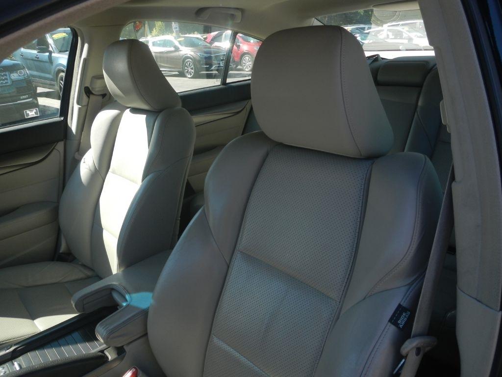Acura TL 6-Speed AT with Tech Package and 18-In. WP 2012