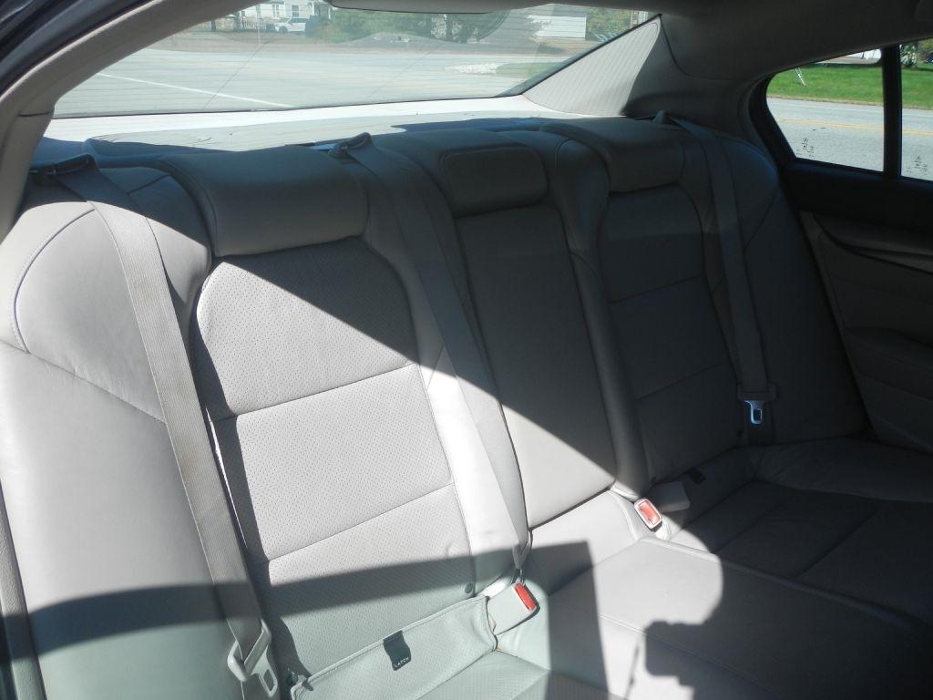 Acura TL 6-Speed AT with Tech Package and 18-In. WP 2012