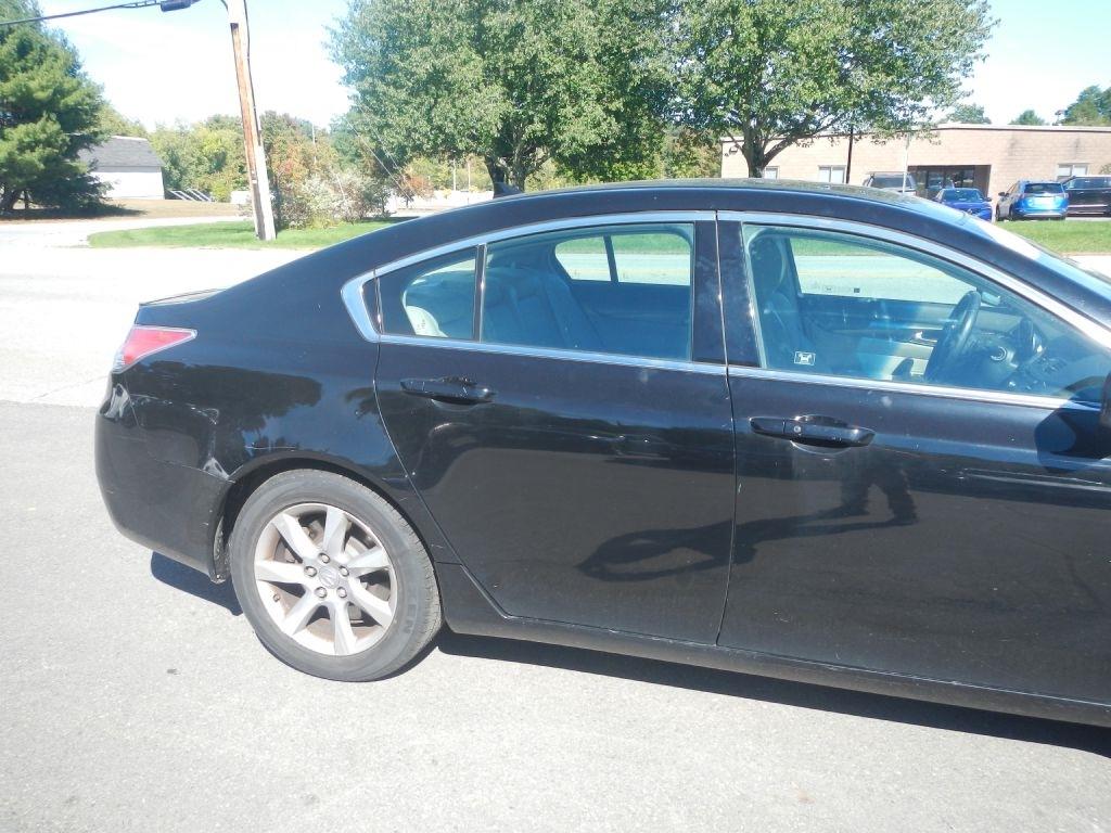 Acura TL 6-Speed AT with Tech Package and 18-In. WP 2012