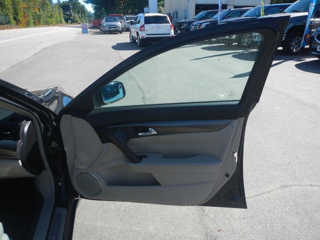 Acura TL 6-Speed AT with Tech Package and 18-In. WP 2012