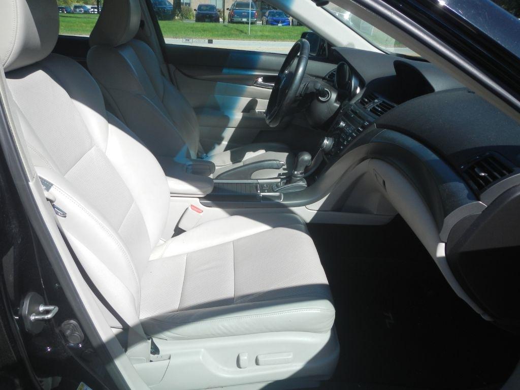 Acura TL 6-Speed AT with Tech Package and 18-In. WP 2012