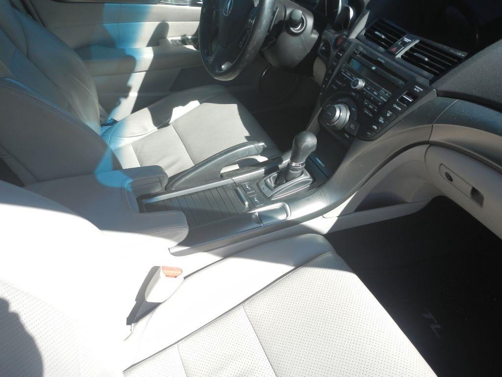 Acura TL 6-Speed AT with Tech Package and 18-In. WP 2012