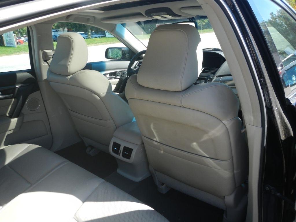 Acura TL 6-Speed AT with Tech Package and 18-In. WP 2012
