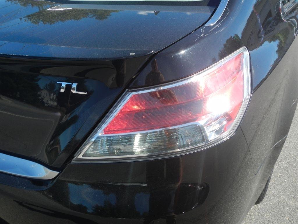Acura TL 6-Speed AT with Tech Package and 18-In. WP 2012