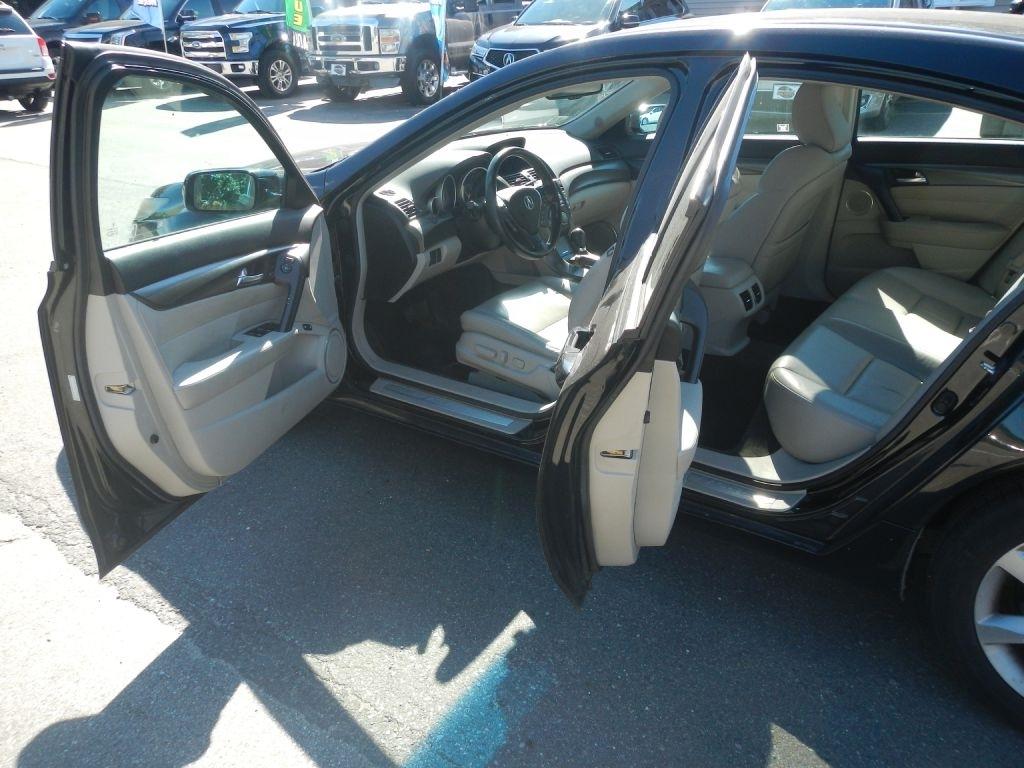 Acura TL 6-Speed AT with Tech Package and 18-In. WP 2012