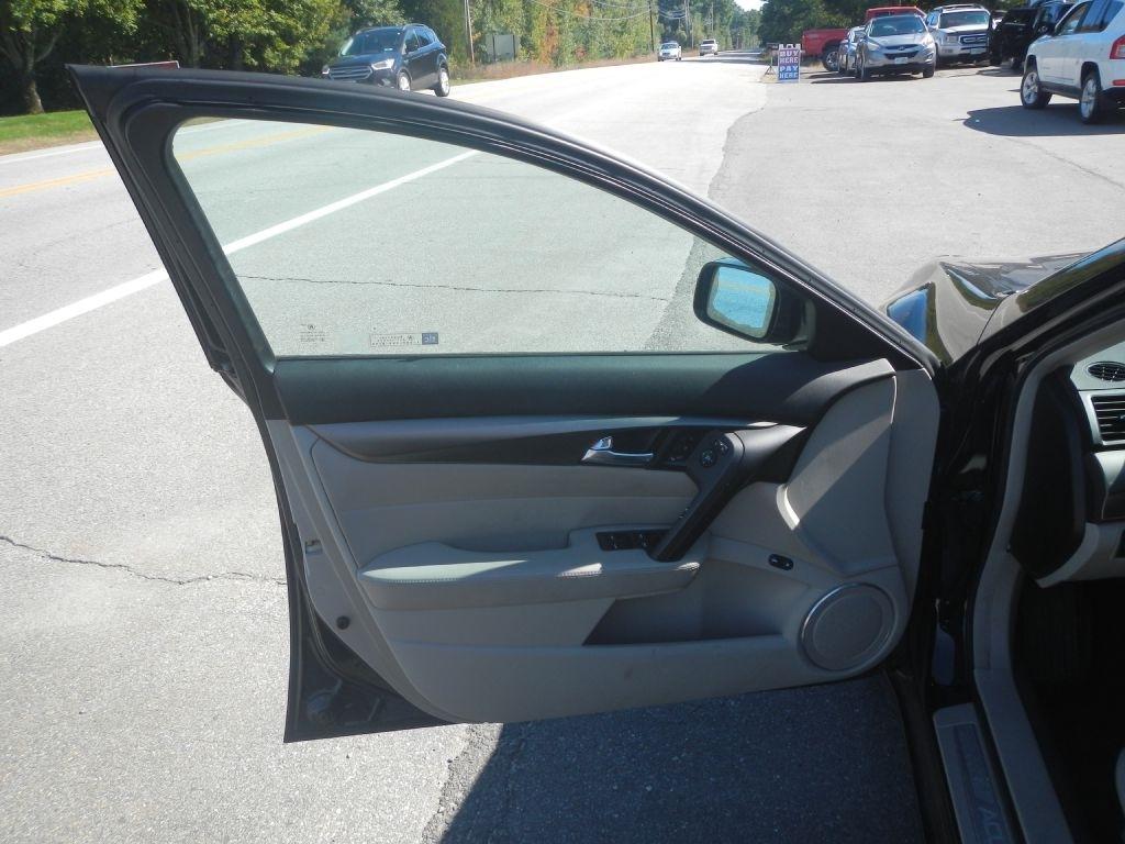 Acura TL 6-Speed AT with Tech Package and 18-In. WP 2012