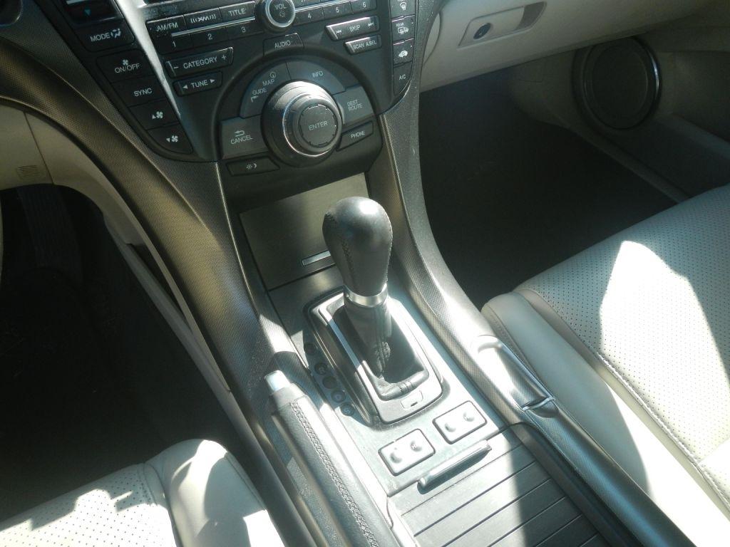 Acura TL 6-Speed AT with Tech Package and 18-In. WP 2012