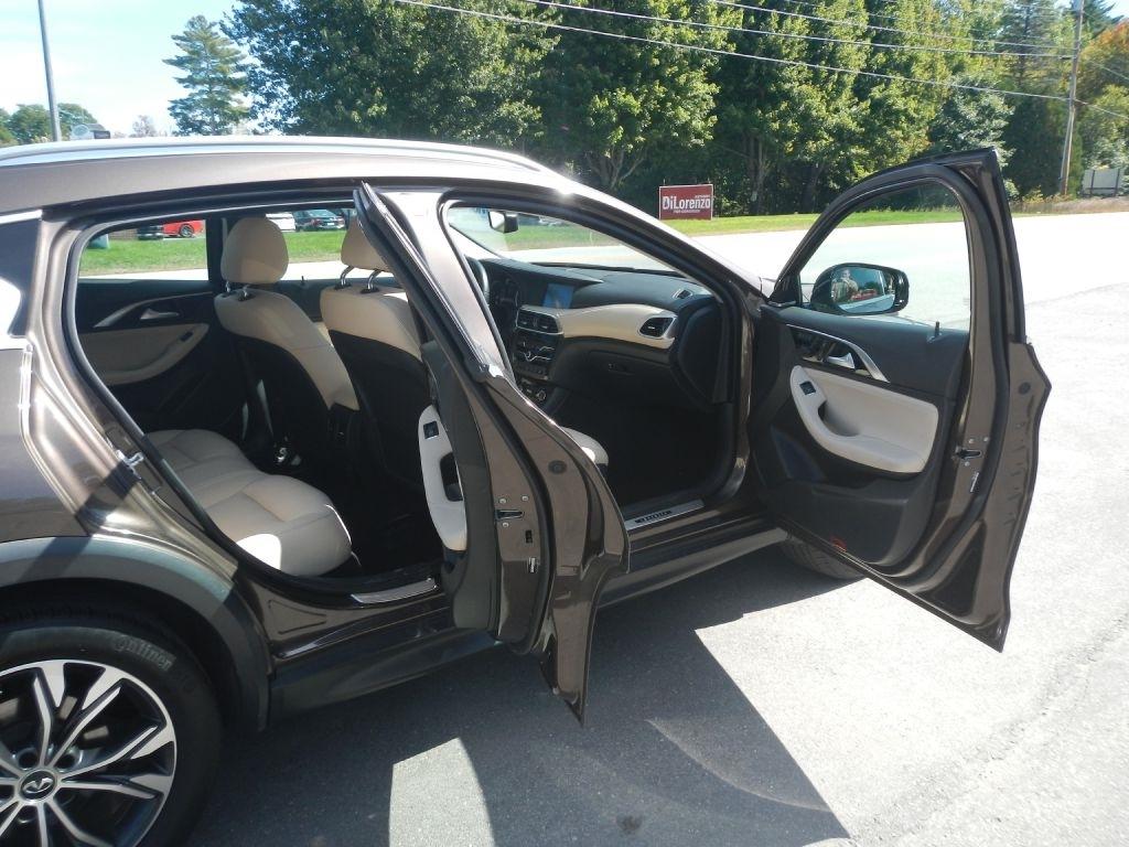 Infiniti QX30 Luxury AWD 2018