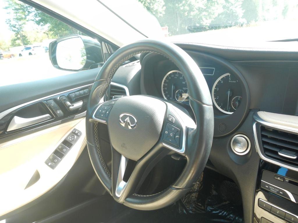 Infiniti QX30 Luxury AWD 2018