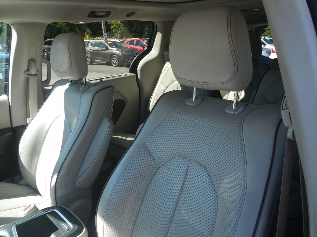 Chrysler Pacifica Limited 2017