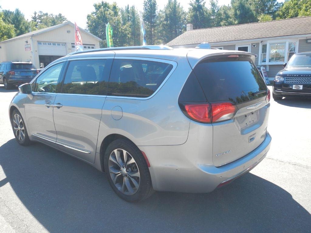 Chrysler Pacifica Limited 2017