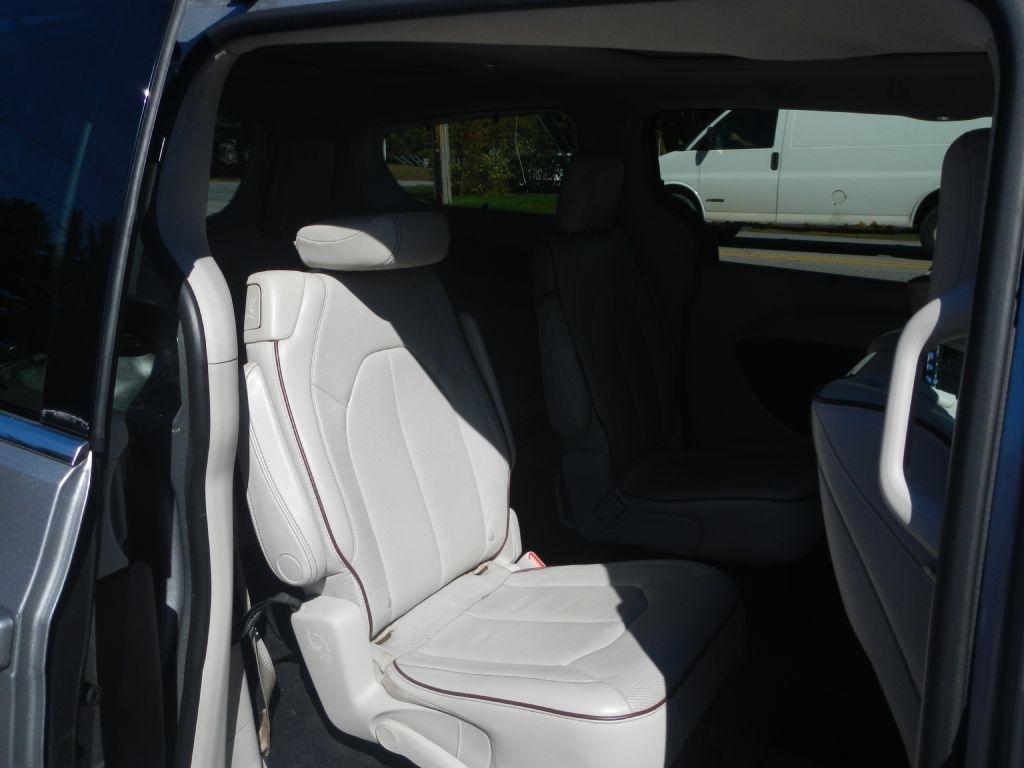 Chrysler Pacifica Limited 2017