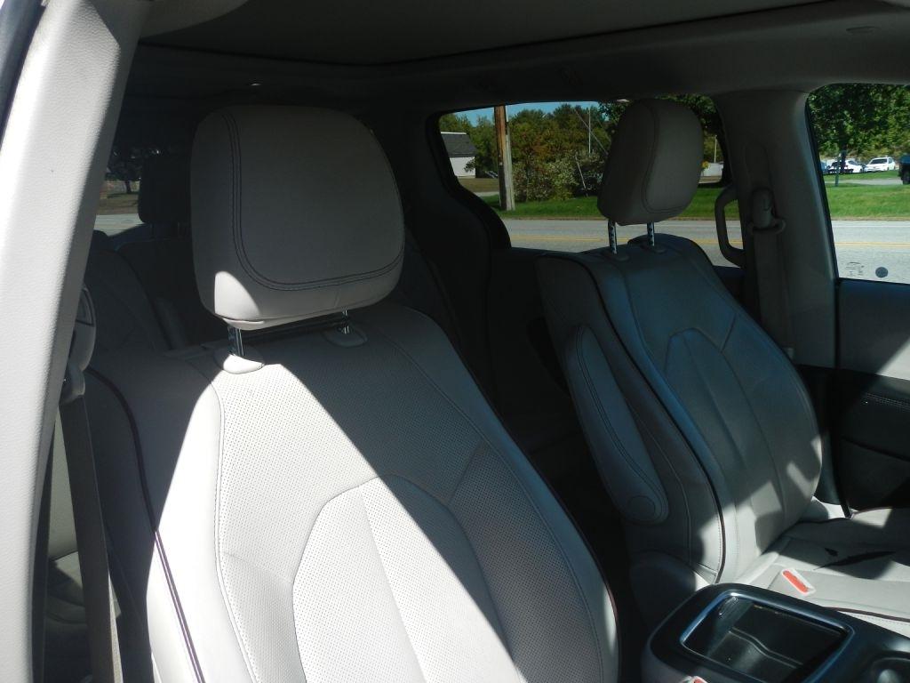 Chrysler Pacifica Limited 2017