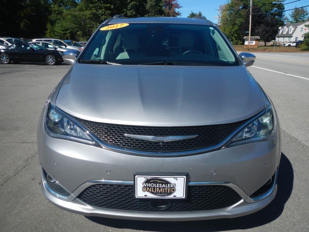 Chrysler Pacifica Limited 2017