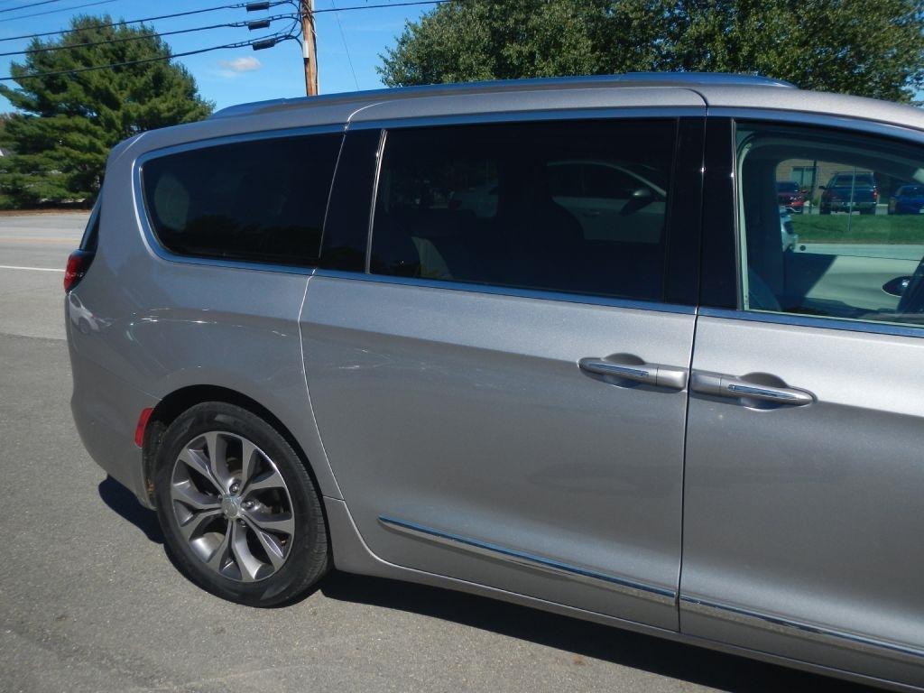 Chrysler Pacifica Limited 2017