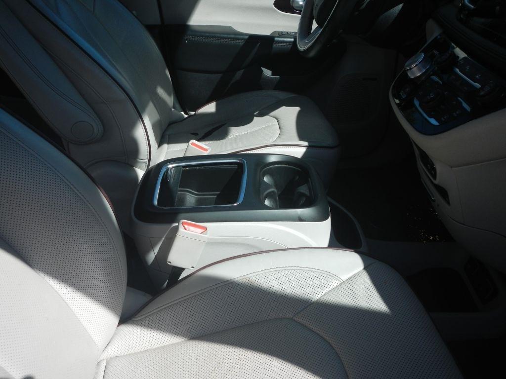 Chrysler Pacifica Limited 2017