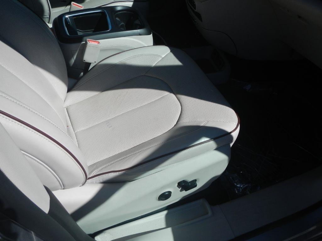 Chrysler Pacifica Limited 2017