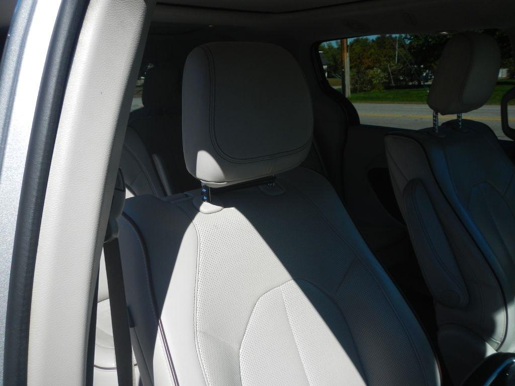 Chrysler Pacifica Limited 2017