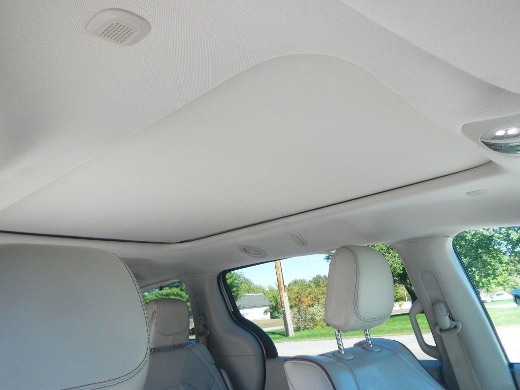Chrysler Pacifica Limited 2017