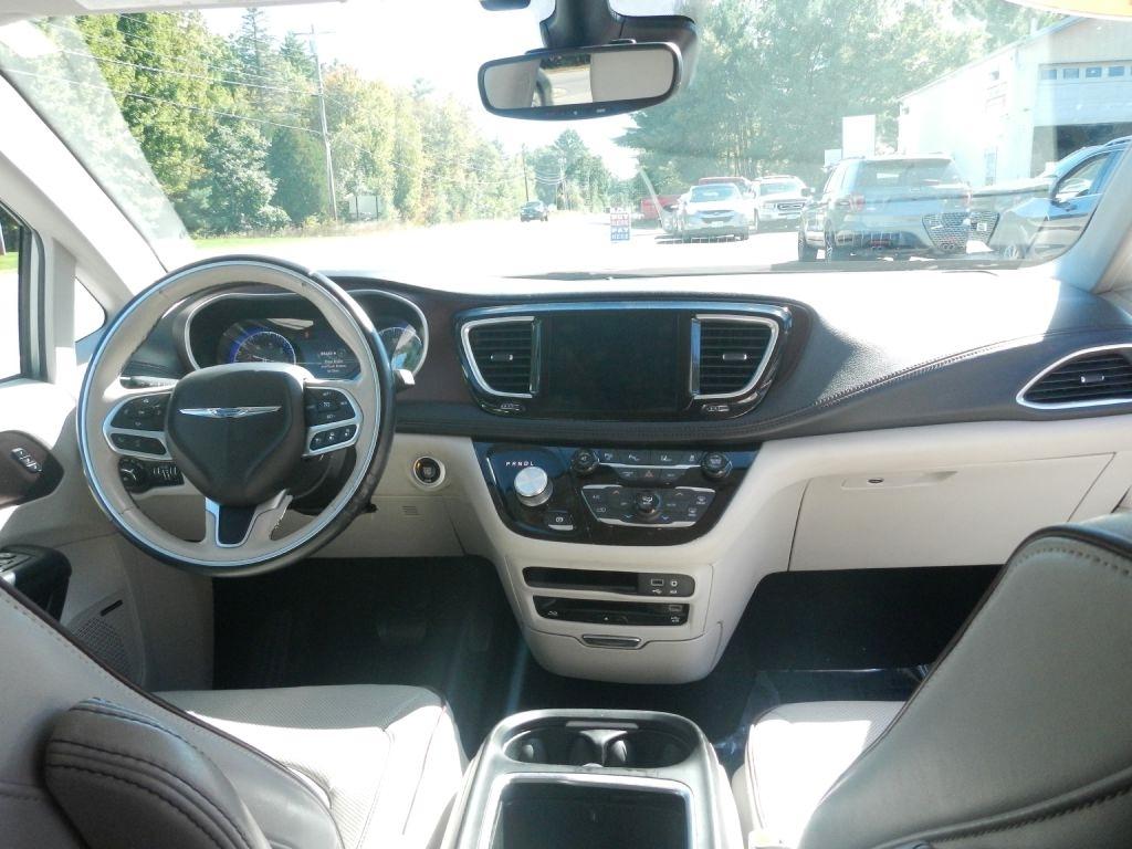 Chrysler Pacifica Limited 2017
