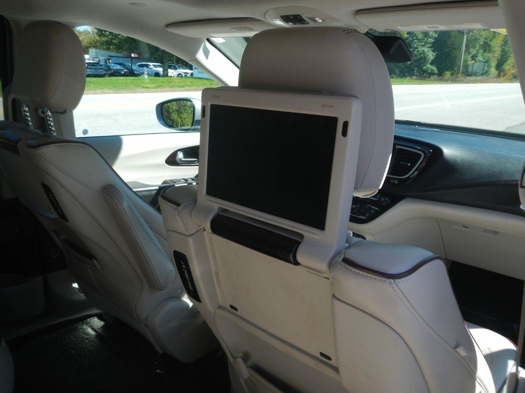 Chrysler Pacifica Limited 2017