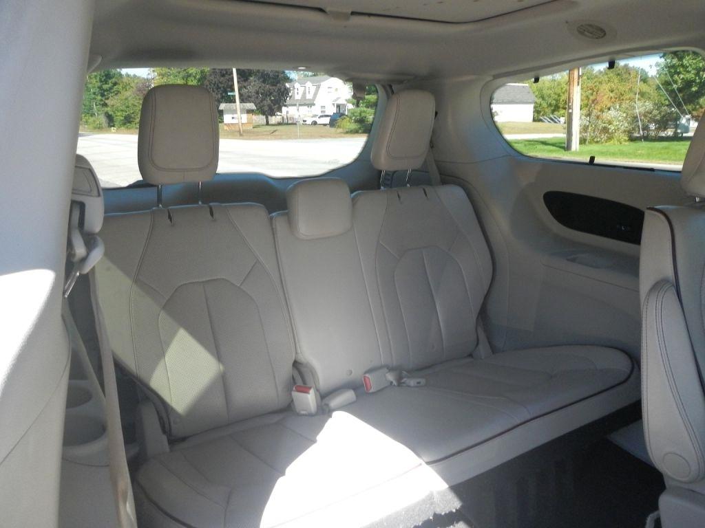 Chrysler Pacifica Limited 2017