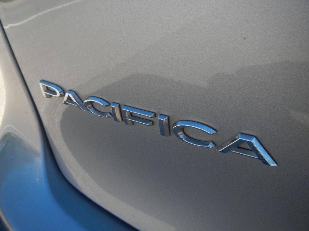 Chrysler Pacifica Limited 2017