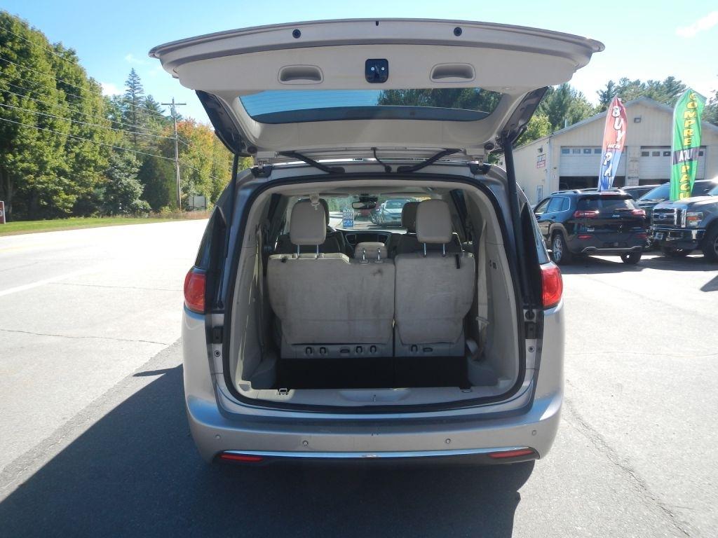 Chrysler Pacifica Limited 2017