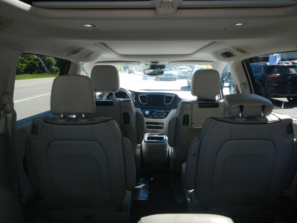 Chrysler Pacifica Limited 2017